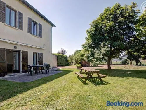Gîte 80m² avec Terrasse, Wifi et Animaux Acceptés - FR-1-496-113 - Image 1