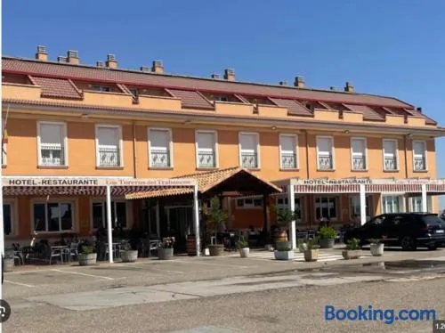 Hotel Los Toreros de Trabancos - Image 1