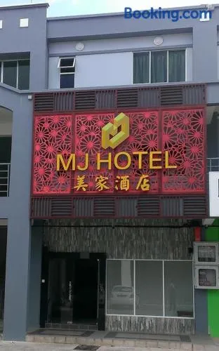 MJ Hotel - Image 1