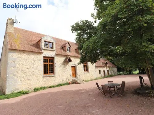 Manoir du XVème siècle avec jardin privé, cheminée et animaux acceptés - Image 1