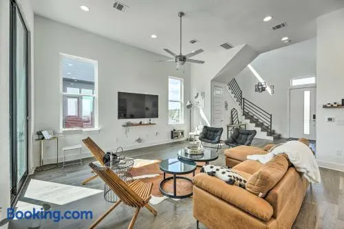 Luxurious & Spacious Austin Home ~ 8 Mi to Dtwn! - Image 1