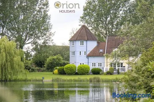 Isis Lakes 99, Milford Lodge - P - Image 1
