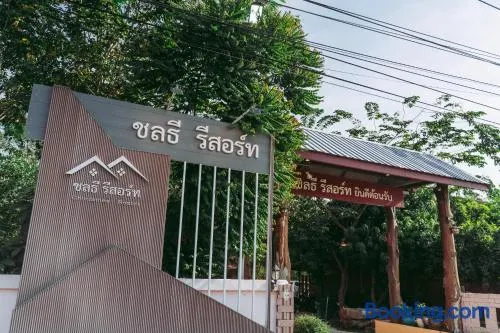 ชลธี รีสอร์ท - Image 1