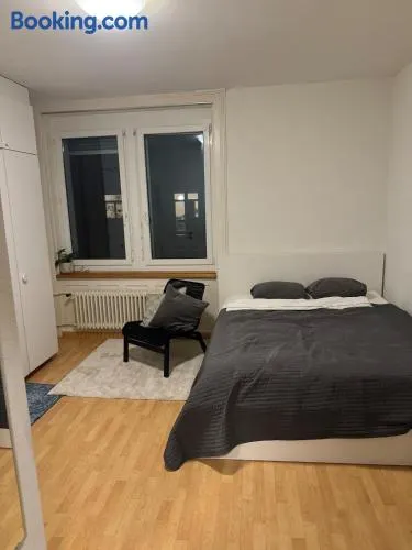 Flat in Zurich - Image 1
