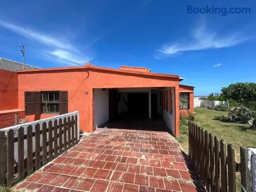 Casa a poucos metros da praia - Image 1
