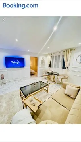 T2 Paris Villemomble luxury - Image 1