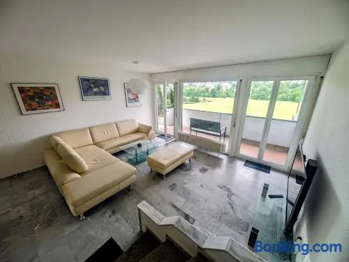 Stilvolles Privatzimmer im Einfamilienhaus nahe Basel - Image 1