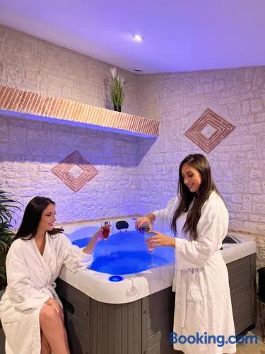 Suite Privative Jacuzzi Sauna de la Villa Del Castagnol - Image 1