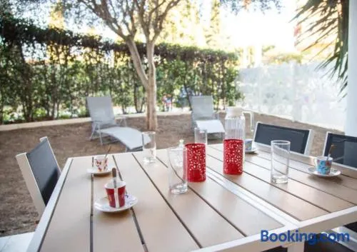 Appartement proche plages dans superbe residence avec piscine, tennis et Wifi - Image 1