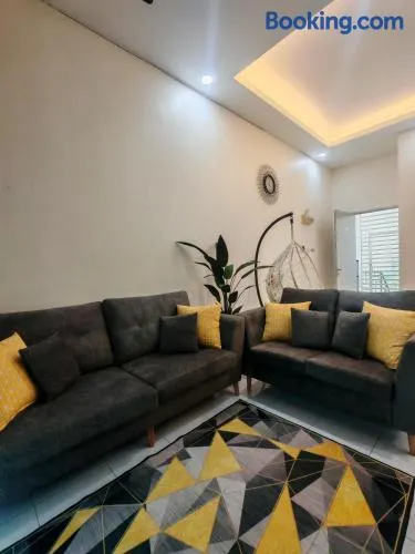 Cozy CR Homestay Nilai Pajam with Netflix WiFi - Image 1