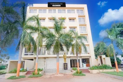 Townhouse Hillview Tirupati Formerly Hotel Looranova - Image 1