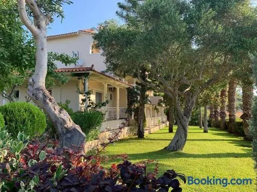 Villa Kastri Apartments - Image 1
