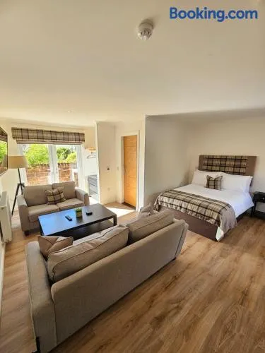 Luxury 1 Bedroom apartment LL - Image 1