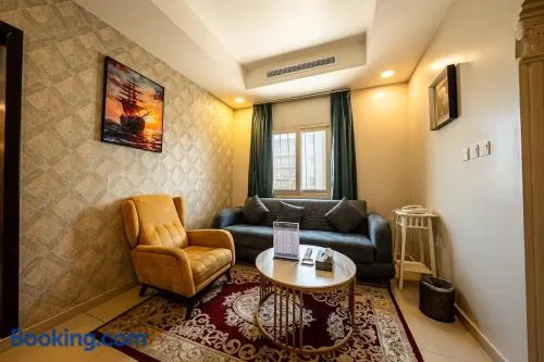 Areen AlBasateen Apartments for Serviced Apartments شقق ارين البساتين للشقق المخدومة - Image 1