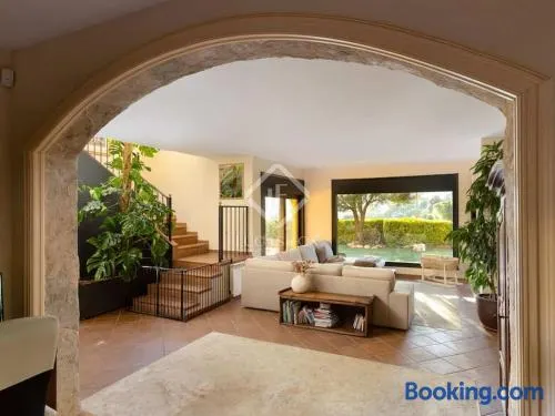 Beautiful house with sea view near Barcelona - Image 1