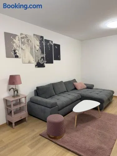 Moderne zentrale Wohnung - Image 1