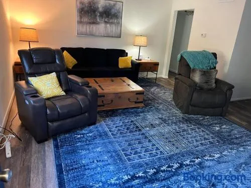 Just Peachy 2BR 2BA Private Luxury Apartment - Image 1