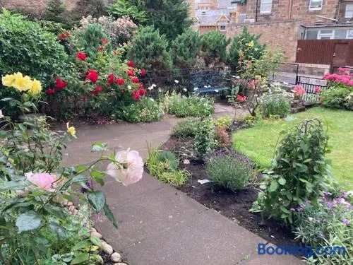 Lovely 3 bedroom family friendly cottage in North Berwick - Image 1