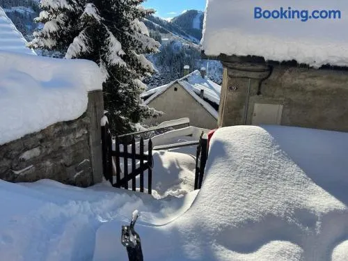 Les Astrances, logement dans une maison de village - Image 1