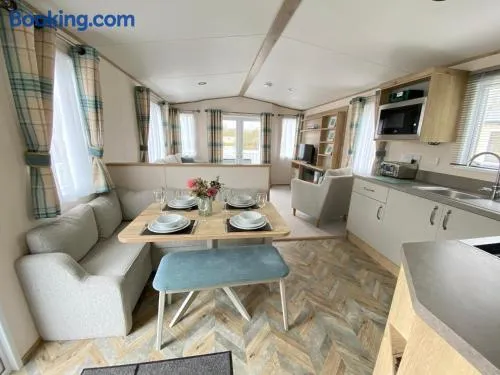 Goosewing Lakeside Lodge - Image 1