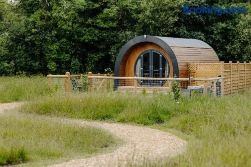 Pear Tree Pod with secluded outdoor bath - Dog Friendly - Image 1