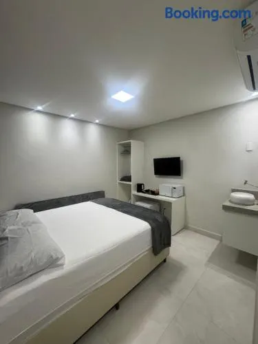 Loft 305A com Ar Condicionado no Bairro Muquiçaba, bem localizado para negócios e fácil acesso para todas as praias e montanhas da cidade - sem vaga de garagem - Image 1