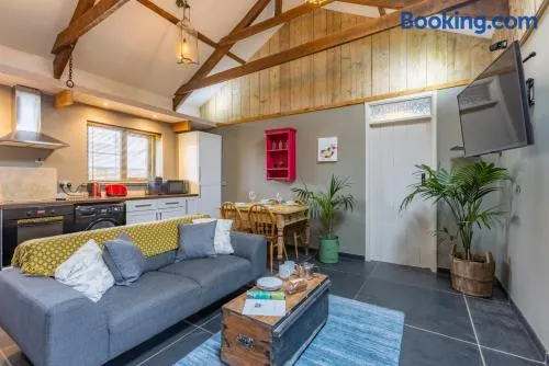 Parlour Barn - Image 1