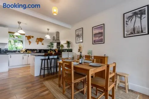 Bath City Cottage - Free Parking & Crescent Views - Image 1
