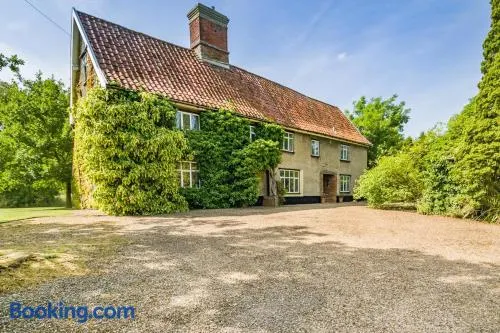 4 Bed in St. Nicholas South Elmham oc-o32397 - Image 1