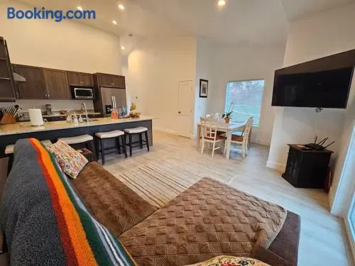 Private Townhomes with EV Charger and Parking and Free Wi-Fi - Image 1