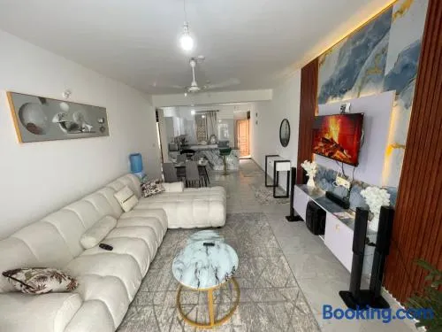 Cozy Coastal Getaway - Short walk to the beach - Image 1