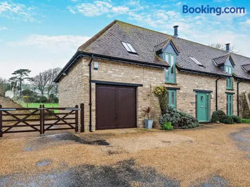 3 Bed in Lulworth Cove DC139 - Image 1
