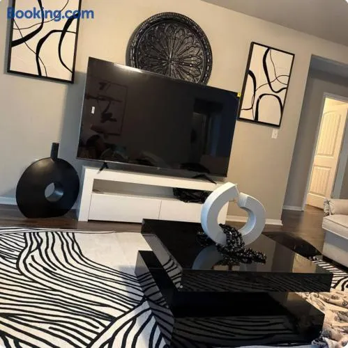 Welcome to your home away from home! Our charming 4 bedroom home - Image 1