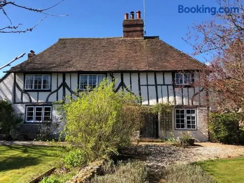 Idyllic 15th century farmhouse with hot tub - Image 1