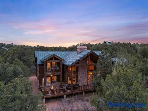 Authentic log cabin minutes from Zion NP - Image 1