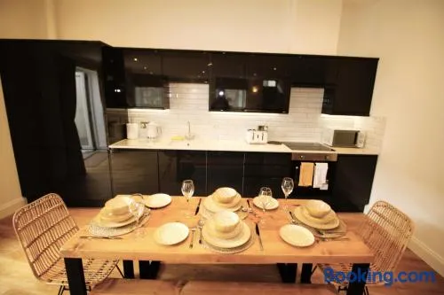 Sleeps 4 - Town Centre - Very High End Renovation - Private Garden - Close to Train Station - Fast Wifi - Image 1
