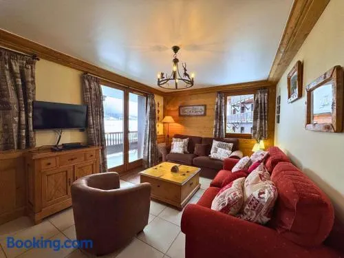 Appartement confortable pour 6 pers. à Saint-Martin, proche pistes, parking, WiFi - FR-1-452-395 - Image 1