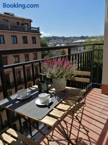 Belle Egia - Image 1