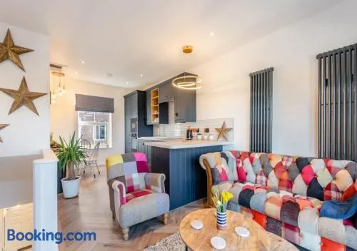 Wye Knot - Boutique 2 Bedroom Town House - Image 1