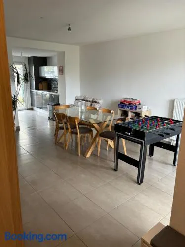 Maison familiale 7 personnes Jardins & BBQ Tram centre - Image 1