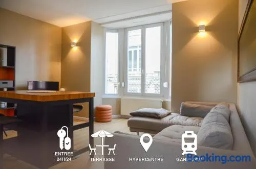 Le superbe T2, Centre ville, WIFI, proche Gare , Prox Lille, Terrasse - Image 1