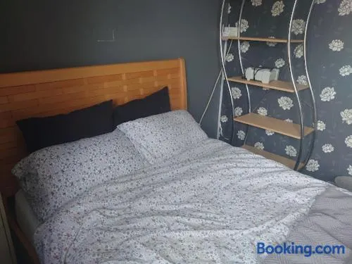 School Close double room - Image 1