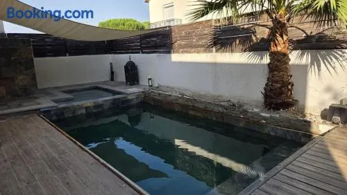 Villa climatisée avec piscine et jacuzzi - Image 1