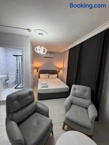 Pi Park Hotel - Image 1