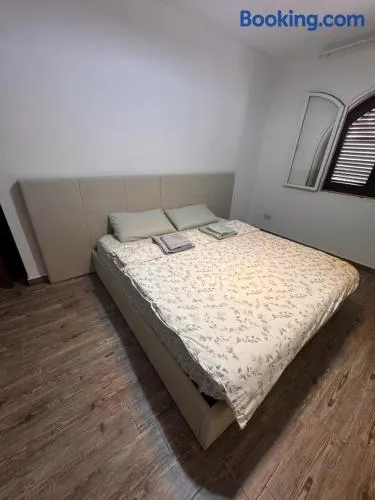 Double bedroom with private bathroom - Image 1