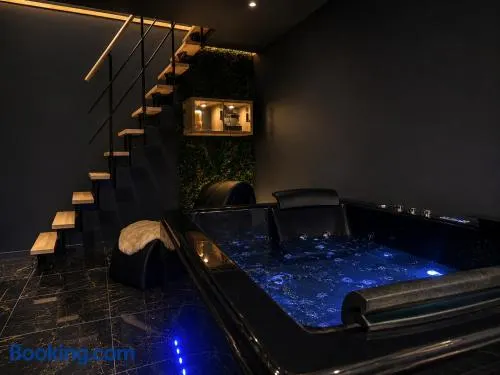 Éclipse - Loft Romantique - Jacuzzi - Cinéma Privé - Image 1