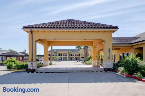 Weslaco Inn Weslaco-Mercedes - Image 1