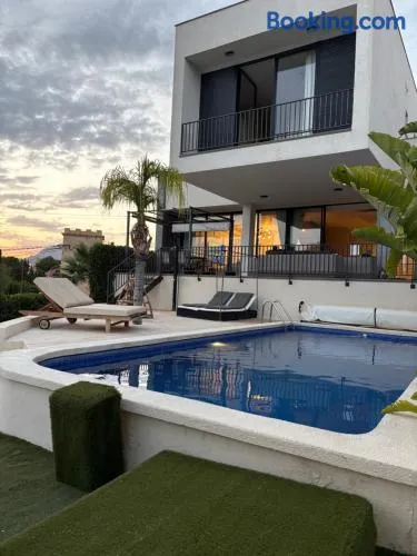 Villa Riviera - Image 1