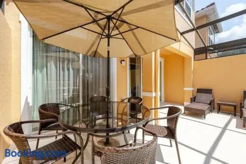 Corvette Getaway - 2 beds - jacuzzi - Forest view - Image 1