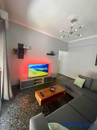 Lovely flat Korydallos - Image 1